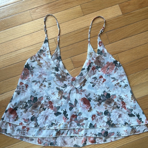 Tobi Floral Going Out Top Size Small - Picture 4 of 6